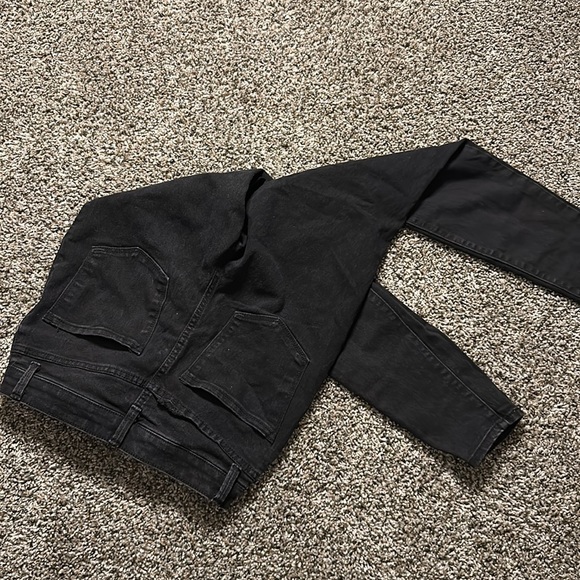 No boundaries non ripped black jeans. Worn once in perfect condition! - Picture 2 of 3